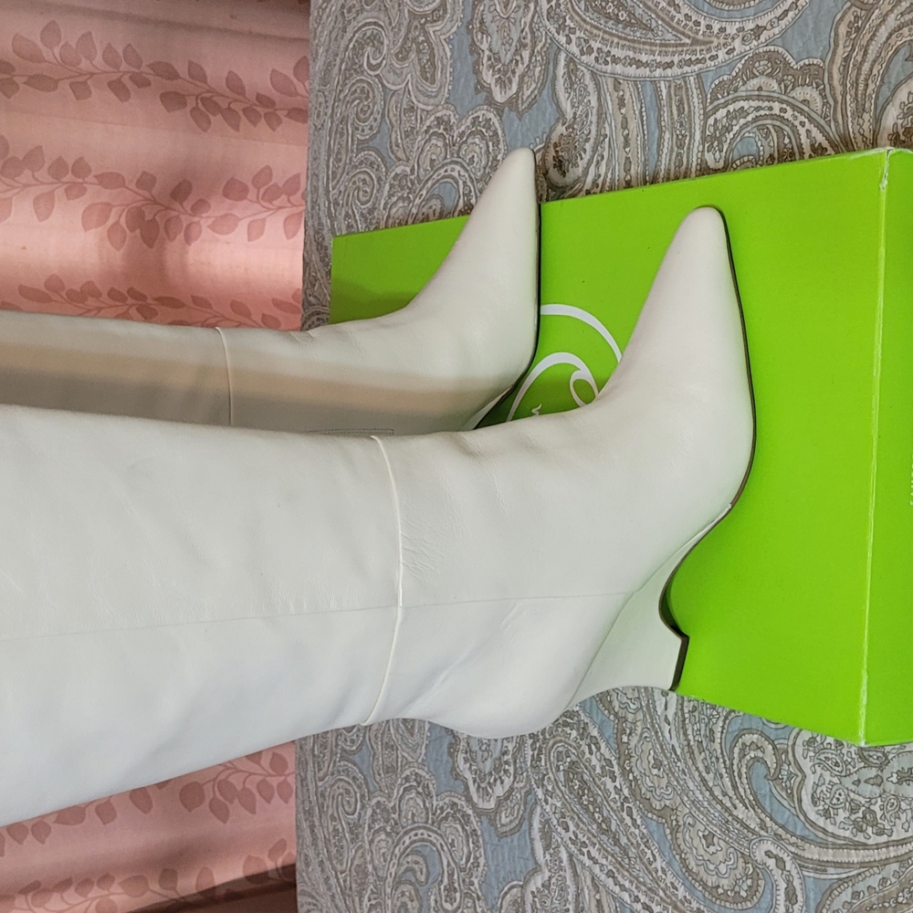 Sam Edelman White Heeled Boots with Sleek Silhouette and High Heel